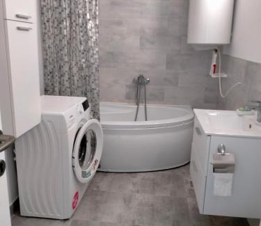 Eselnita House | Oceanfront Casa Luminița: Guest Rated 9.8 with Pool