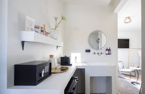 Ruta Independencia House | Casa Lumos - Minimalist Comfort Suites in Centro Historico