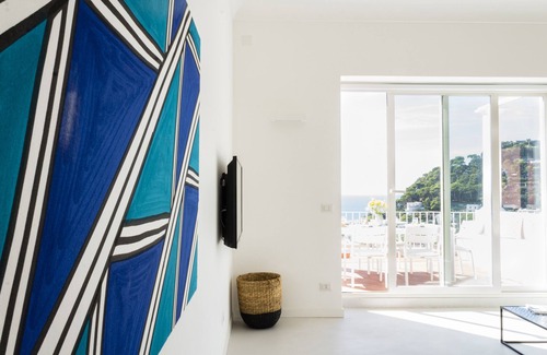 Tiberio Apartment | Relaxing Retreat at Casa Luna Caprese in Capri Center