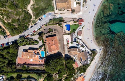 Mar Azul Villa | Relax at Casa Luna: Oceanfront Retreat with Pool Access