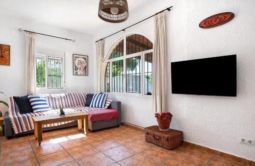 Los Canos de Meca House | Casa Luna: Family-Friendly Retreat with Pet Amenities
