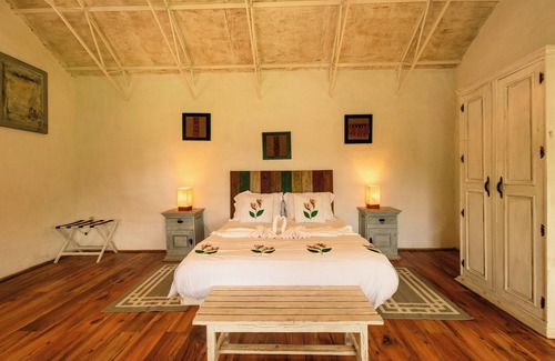 El Santuario House | Casa LUNAH Cabalgatas y Meditación