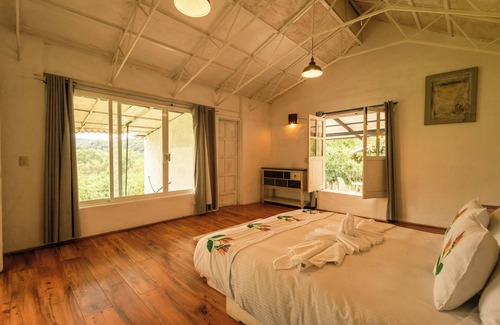 El Santuario House | Casa LUNAH Cabalgatas y Meditación