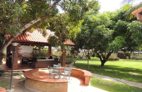 Gamela House | Beachfront Casa Luxuosa: Guest Rated 9.8 with Pool & Hot Tub