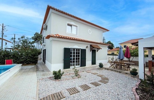Sao Lourenco House | Relax at Casa Luz - Ocean View with Private Pool & Breakfast