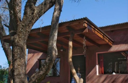 Las Rosas Apartment | Discover Casa Luz y Armonía: Your Budget-Friendly Retreat