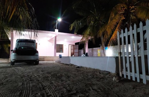 Chelem House | Casa M&P: Family-Friendly Retreat Near Chelem Beach