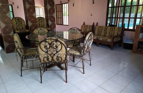 Chelem House | Casa M&P: Family-Friendly Retreat Near Chelem Beach