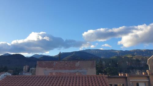 Sant Joan de Les Abadesses Apartment | Casa Matilda: Rustic Elegance with Pet-Friendly Comfort