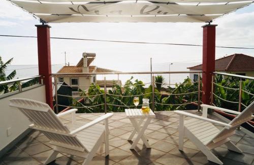 Paul do Mar House | Relax at Casa MaBu – Oceanfront Bliss with Pool Access