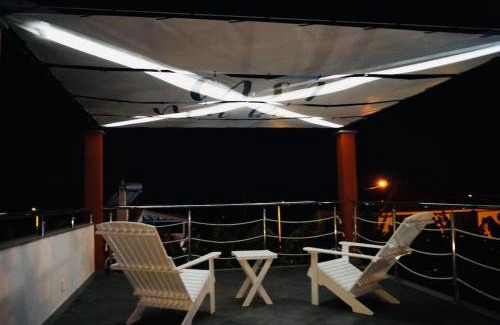 Paul do Mar House | Relax at Casa MaBu – Oceanfront Bliss with Pool Access