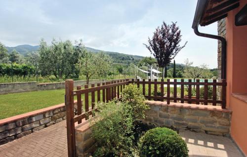 Loro Ciuffenna Apartment | Relax at Casa Macinarino: Poolside Oceanfront Retreat