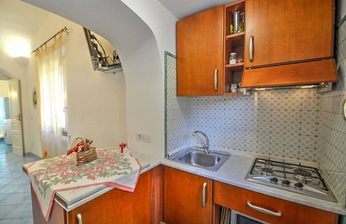 Amalfi House | Casa Macrina A: Cheerful Apartment Near Amalfi Cathedral
