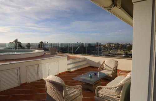 Forte dei Marmi Apartment | Casa Magniflex - Oceanfront Retreat with Pool & Breakfast
