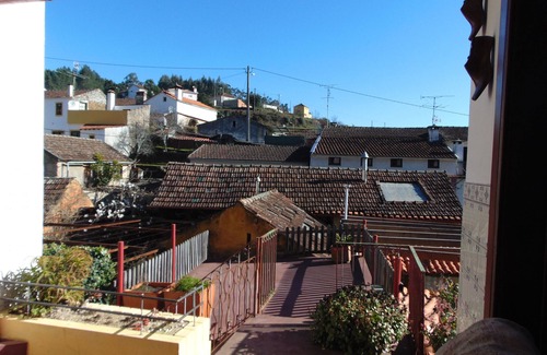 Agueda House | Casa Magnolia: Family-Friendly Cottage with Ocean Views