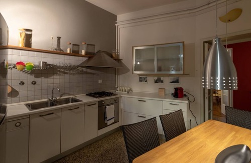 Verona City Centre Apartment | Stunning Casa Magnolia: Spacious Apartment Near the Arena