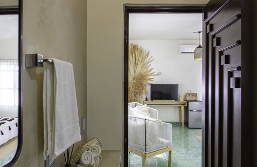 Centro Bed & Breakfast | Eco-Friendly Retreat at Casa Magu Merida with Pool & Spa