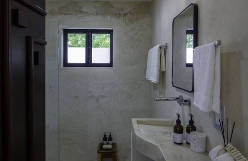Centro Bed & Breakfast | Eco-Friendly Retreat at Casa Magu Merida with Pool & Spa