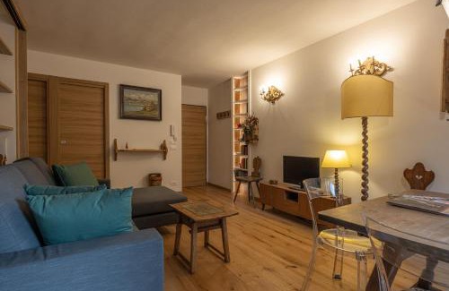 Cortina d'Ampezzo Apartment | Family-Friendly Getaway at Casa Maia with High Ratings