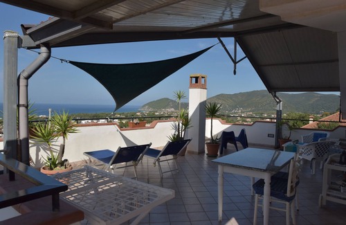 Santa Maria di Castellabate Apartment | Casa Maja: Oceanfront Terrace with Breathtaking Views