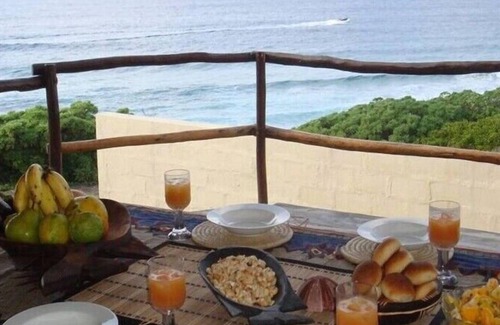 Tofo House | Beachfront Bliss at Casa Malcampo with Pool & Breakfast