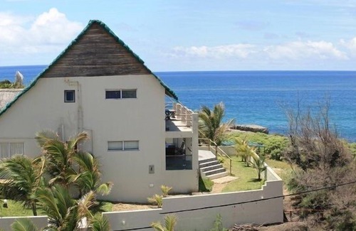 Tofo House | Beachfront Bliss at Casa Malcampo with Pool & Breakfast
