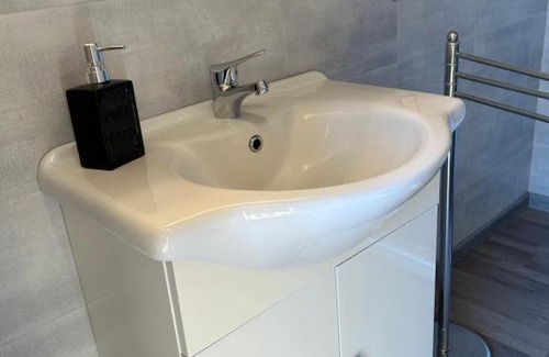 Comero House | Pet-Friendly Retreat: Casa Malva Apartments in Comfort