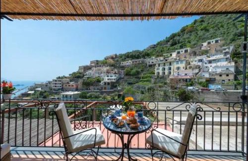 Montepertuso Apartment | Family-Friendly Getaway at Casa Mamà - Rated 9/10 by Guests