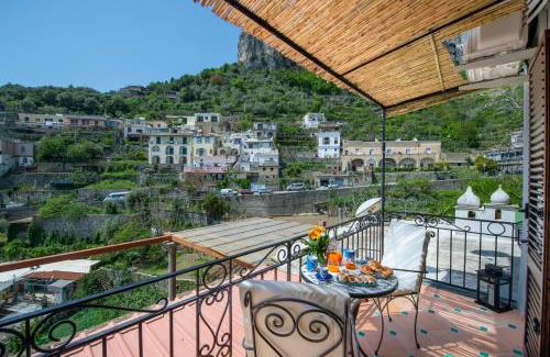 Montepertuso Apartment | Family-Friendly Getaway at Casa Mamà - Rated 9/10 by Guests