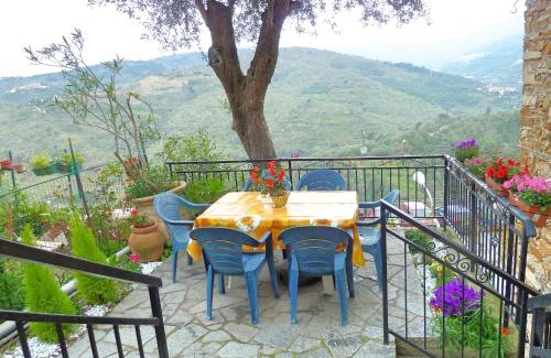 Civezza House | Budget-Friendly Casa Mamma Rosetta: Pet & Child Friendly
