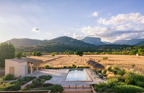 Binissalem Villa | Casa Mana: Ocean View Retreat with Private Pool & Breakfast