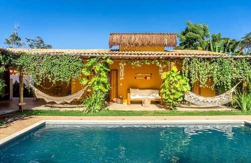 Trancoso House | Casa Manga Rosa Trancoso: A Floral Retreat with Pool Access