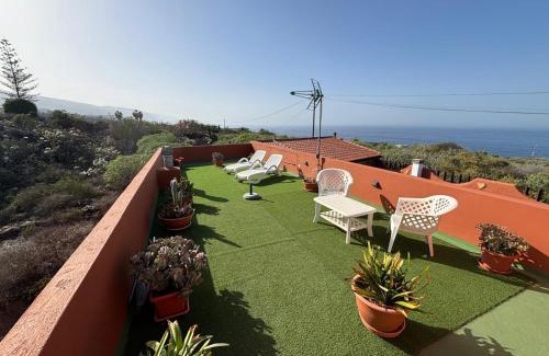 Icod de los Vinos House | Casa Mannheim: Oceanfront Retreat with a 9.7/10 Rating