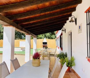 Posadas House | Oceanfront Casa Manolín: Pet-Friendly Retreat with Pool