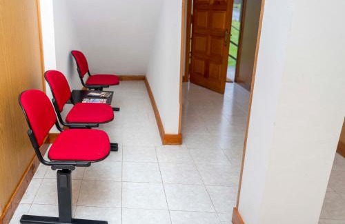 Vedra Apartment | Discover Casa Manolo: Poolside Retreat on Camiño Do Santiaguiño