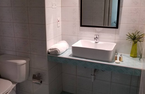 Matanzas Bed & Breakfast | Experience Casa Manzaneda: Family-Friendly with Pool & Spa
