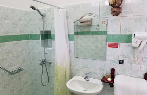 Matanzas Bed & Breakfast | Experience Casa Manzaneda: Family-Friendly with Pool & Spa