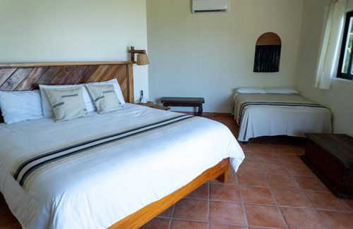 Troncones Bed & Breakfast | Casa Manzanillo Full Buy Out - Beach Front Location at Manzanillo Bay, 7 BR, Poo