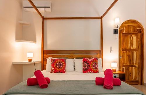 Tamarindo Bed & Breakfast | Pet-Friendly Retreat at Casa Mapache with Oceanfront Views