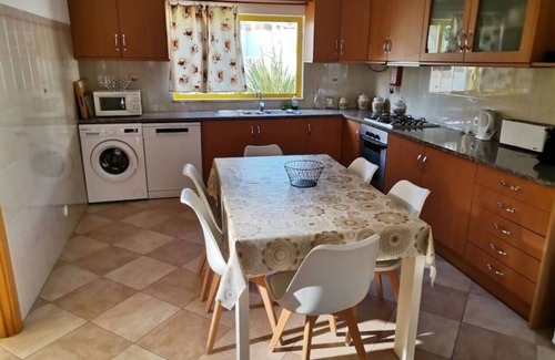 Castelo House | Oceanfront Villa with Pool - 3 Bedrooms in Albufeira