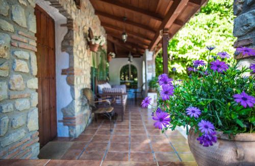 Campocamara House | Discover Casa María I: Pet-Friendly Getaway with Pool