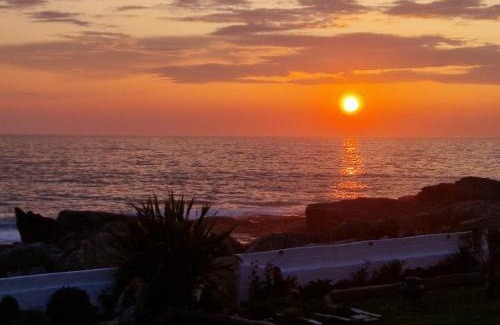 O Rosal House | CASA MAR DA LAXE: Pet-Friendly Retreat with Pool & Kitchen