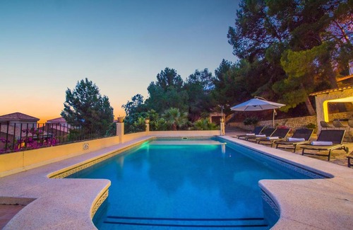 La Nucia Apartment | Experience Casa Mar: Oceanfront Getaway with Pool Access