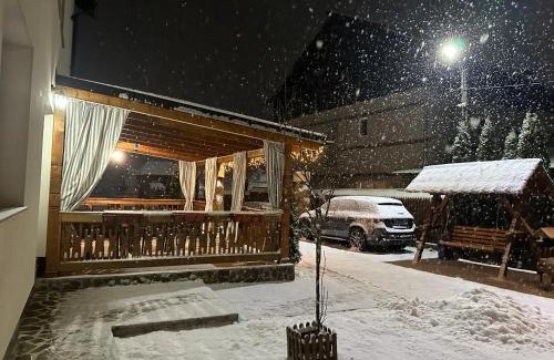 Viseu de Sus House | Family-Friendly Stay at Casa Maramureșană - Rated 9.5/10