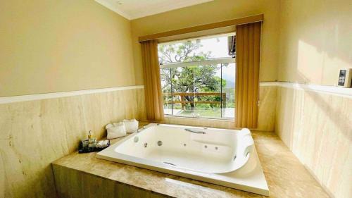 Nova Friburgo House | Inviting Casa with Pool, Sauna & Pet-Friendly Amenities
