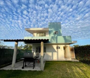 Perula House | Casa Margarita: 3BR Home with Balcony, Rated 10/10 by Guests