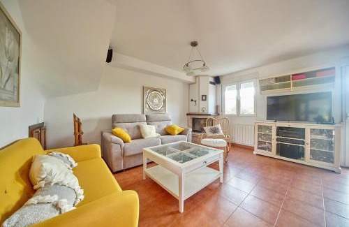 Voto House | Discover Casa Margarita: Pet-Friendly Retreat by Laredo