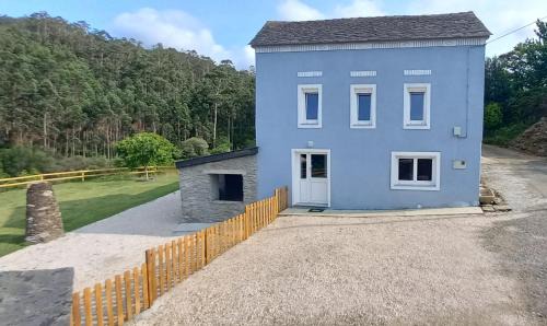 Loiba House | Casa Mariñao 1: Family-Friendly Retreat with Top Ratings