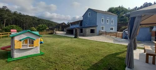 Loiba House | Casa Mariñao 1: Family-Friendly Retreat with Top Ratings
