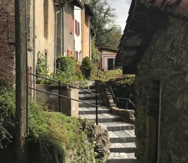 Bidogno Apartment | Kid-Friendly Casa Mari: Rated 8.4/10 for Family Stays